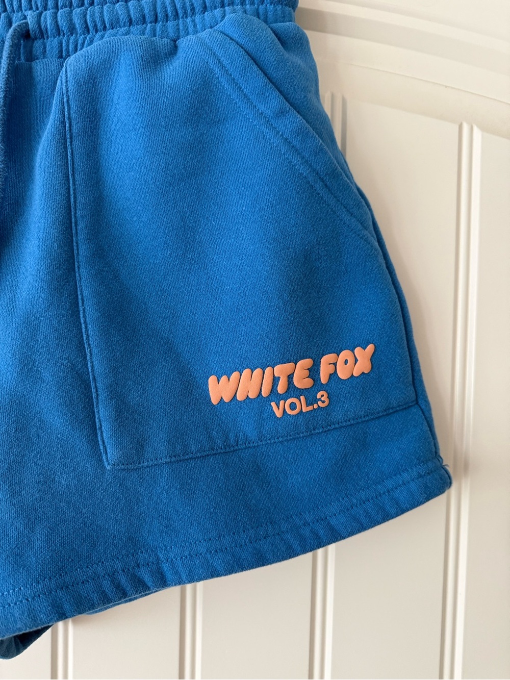 White Fox Boutique Offstage Lounge Shorts in Azure.  Blue. Size XS. - Picture 3 of 5